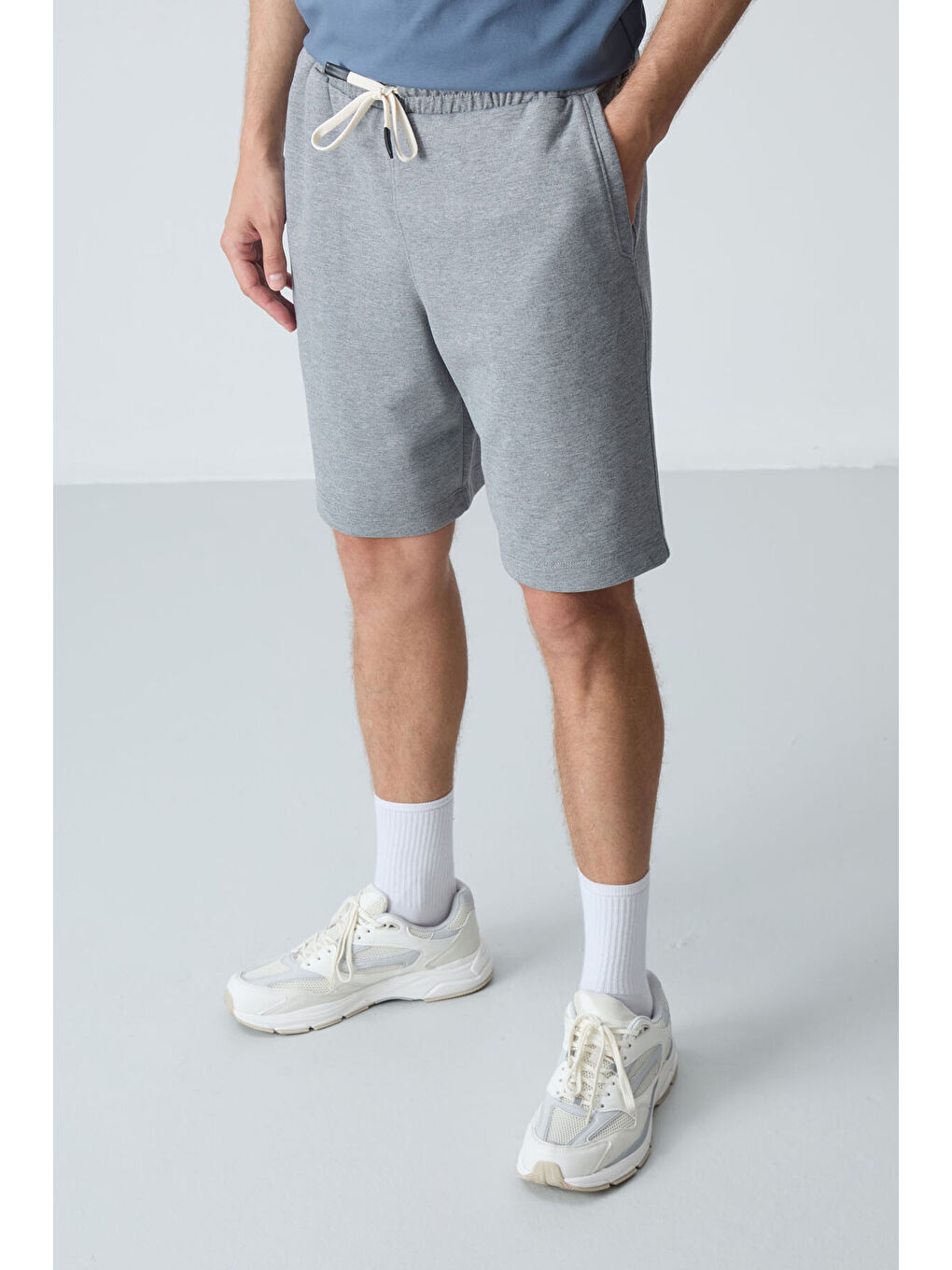 Gri Melanj Pamuklu Kalın Yumuşak Dokulu Standart Fit Basic Erkek Şort  - 81275-1