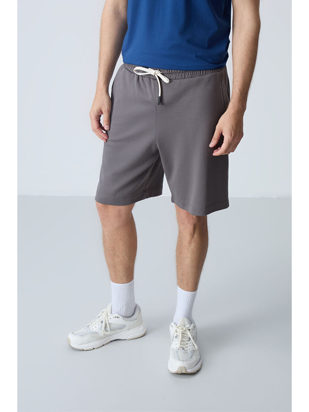 Gri Koyu gri Pamuklu Kalın Yumuşak Dokulu Standart Fit Basic Erkek Şort  - 81275-1