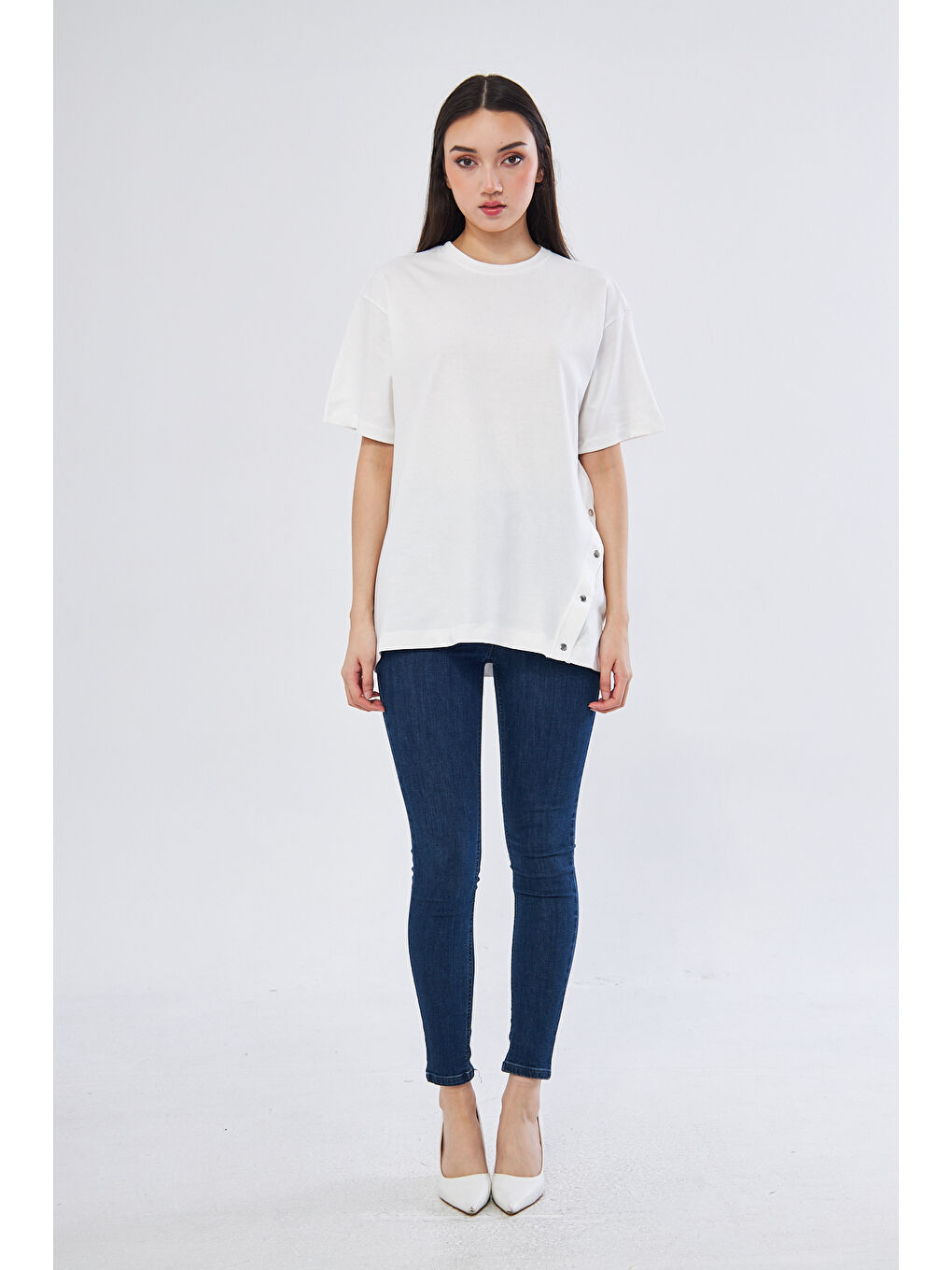 Çıtçıt Detaylı Beyaz Tshirt