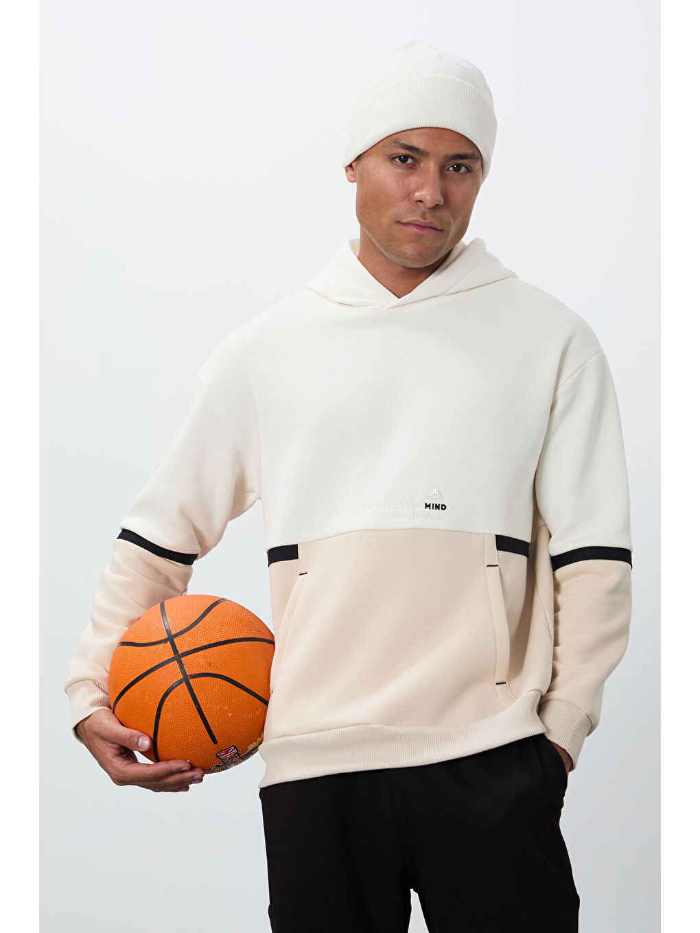 Ekru Pamuklu Kalın İçi Tüylü Yumuşak Dokulu Comfort Fit Nakışlı  Erkek Hoodie - 88417