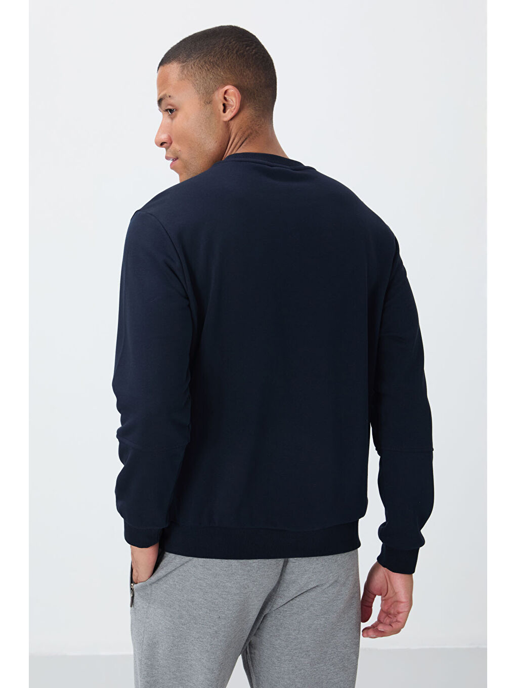 Lacivert Kompakt Pamuklu Kalın Pürüzsüz Dokulu O Yaka Standart Fit Erkek Sweatshirt -88405-4