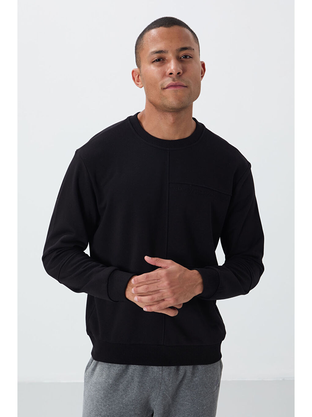 Siyah Kompakt Pamuklu Kalın Pürüzsüz Dokulu O Yaka Standart Fit Erkek Sweatshirt -88405-3