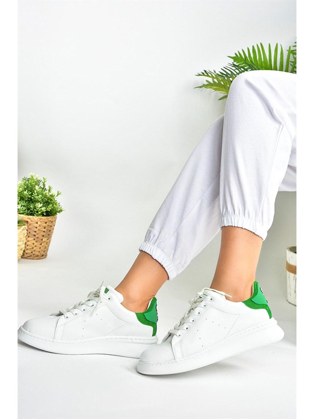 M610275509 Beyaz/Yeşil Kadın Sneakers