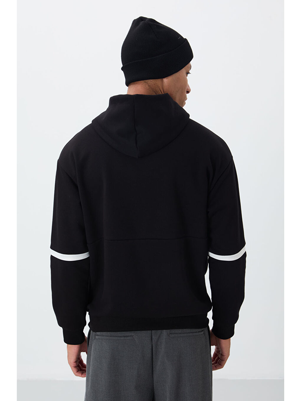 Siyah Pamuklu Kalın İçi Tüylü Yumuşak Dokulu Comfort Fit Nakışlı  Erkek Hoodie - 88417-4