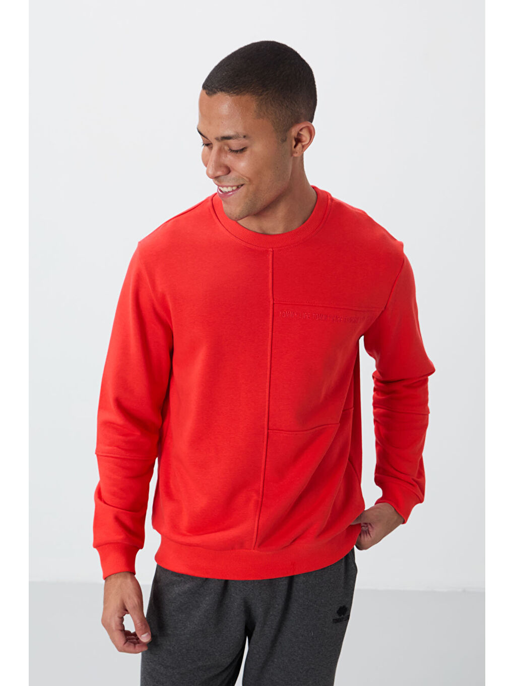 Kırmızı Fiesta Kompakt Pamuklu Kalın Pürüzsüz Dokulu O Yaka Standart Fit Erkek Sweatshirt -88405