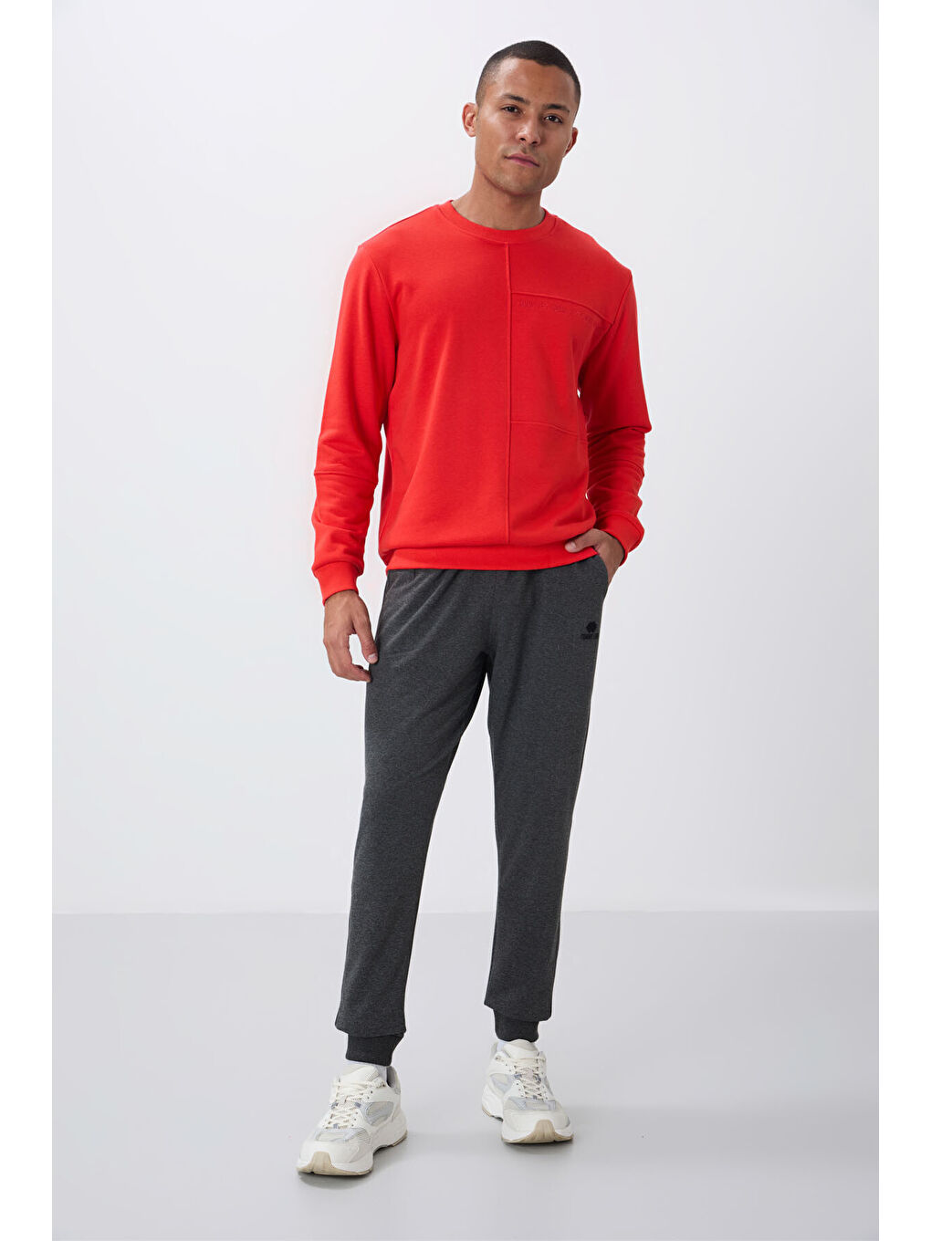 Kırmızı Fiesta Kompakt Pamuklu Kalın Pürüzsüz Dokulu O Yaka Standart Fit Erkek Sweatshirt -88405-1