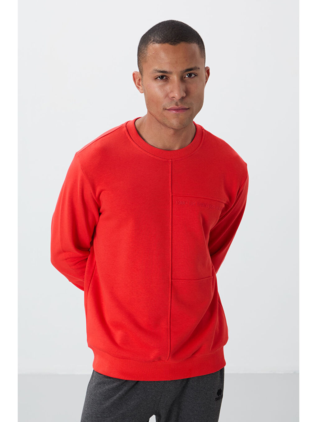 Kırmızı Fiesta Kompakt Pamuklu Kalın Pürüzsüz Dokulu O Yaka Standart Fit Erkek Sweatshirt -88405-3