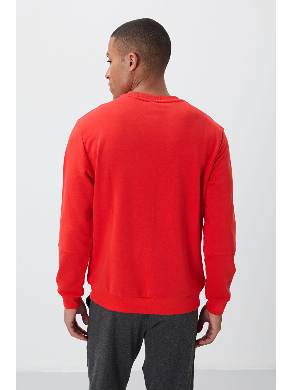 Kırmızı Fiesta Kompakt Pamuklu Kalın Pürüzsüz Dokulu O Yaka Standart Fit Erkek Sweatshirt -88405-4