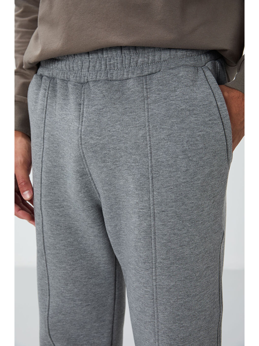 Gri Melanj Pamuklu Kalın İçi Tüylü Yumuşak Dokulu Oversize Nakışlı Erkek Eşofman Altı -82146-3