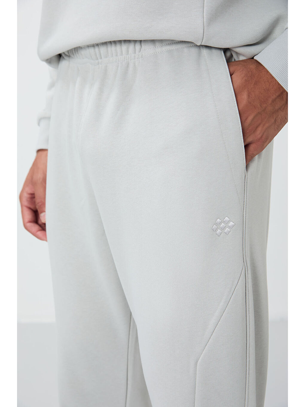 Bej Taş Kompakt Pamuklu Kalın Pürüzsüz Dokulu O Yaka Comfort Fit Erkek Eşofman Takım -85263-4