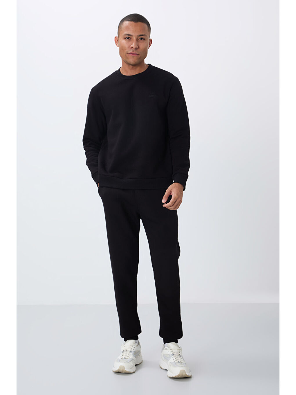 Siyah Pamuklu Kalın İçi Tüylü Yumuşak Dokulu Comfort Fit Nakışlı Erkek Eşofman Takım -85265-3