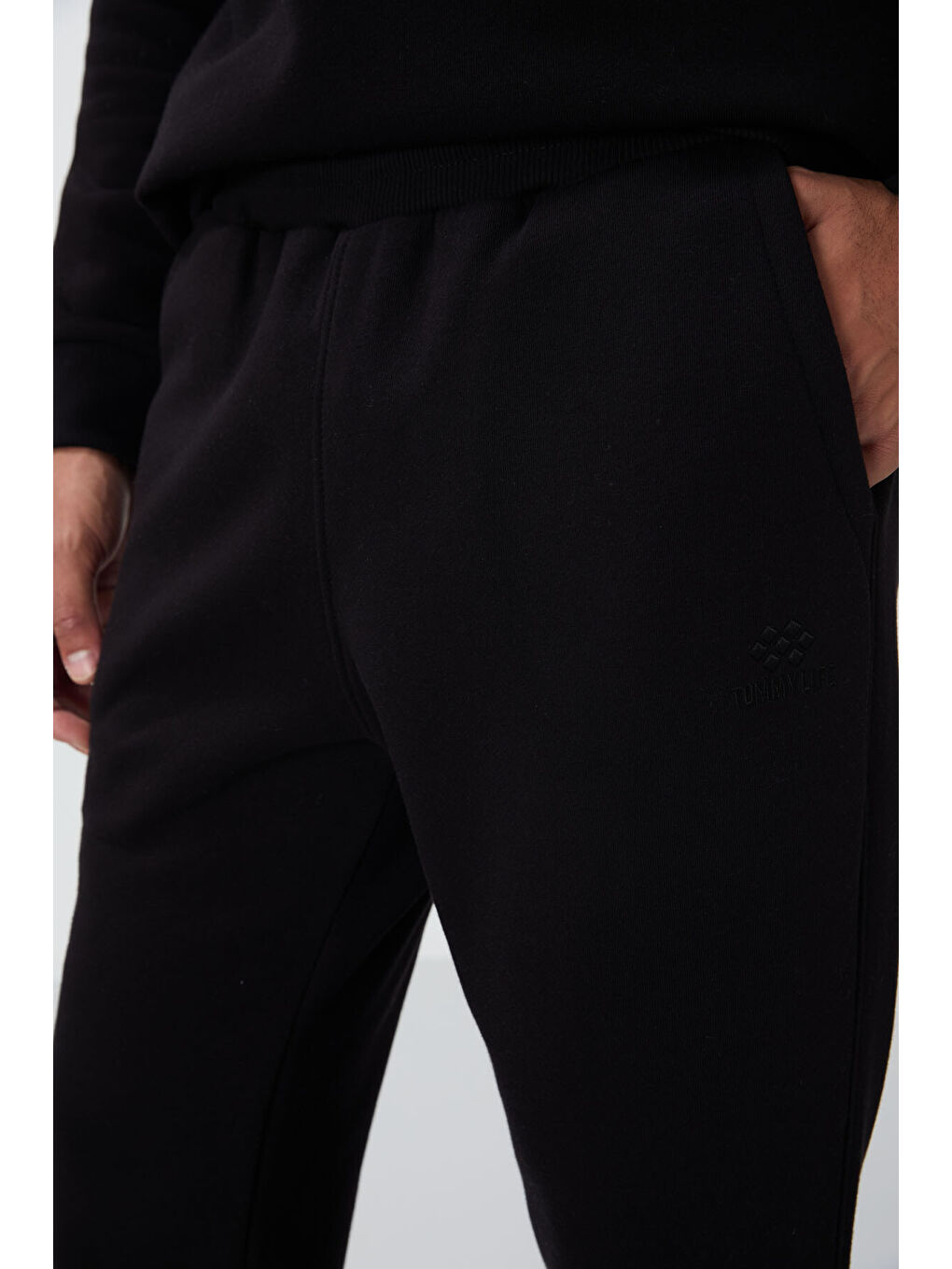 Siyah Pamuklu Kalın İçi Tüylü Yumuşak Dokulu Comfort Fit Nakışlı Erkek Eşofman Takım -85265-4