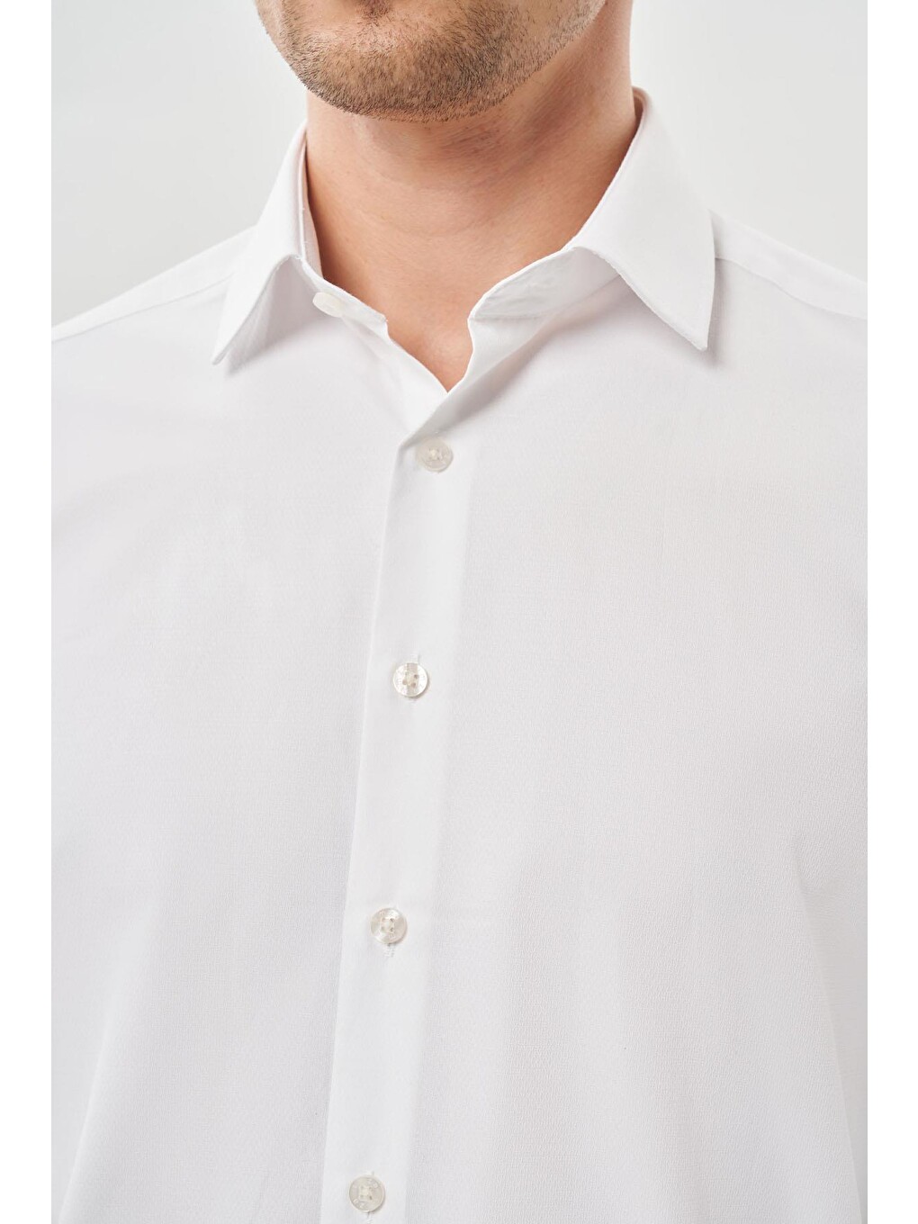 Beyaz Uzun Kol Armürlü Sert Yaka Cepsiz Pamuklu Classic Slim Fit Gömlek 1004245226-3