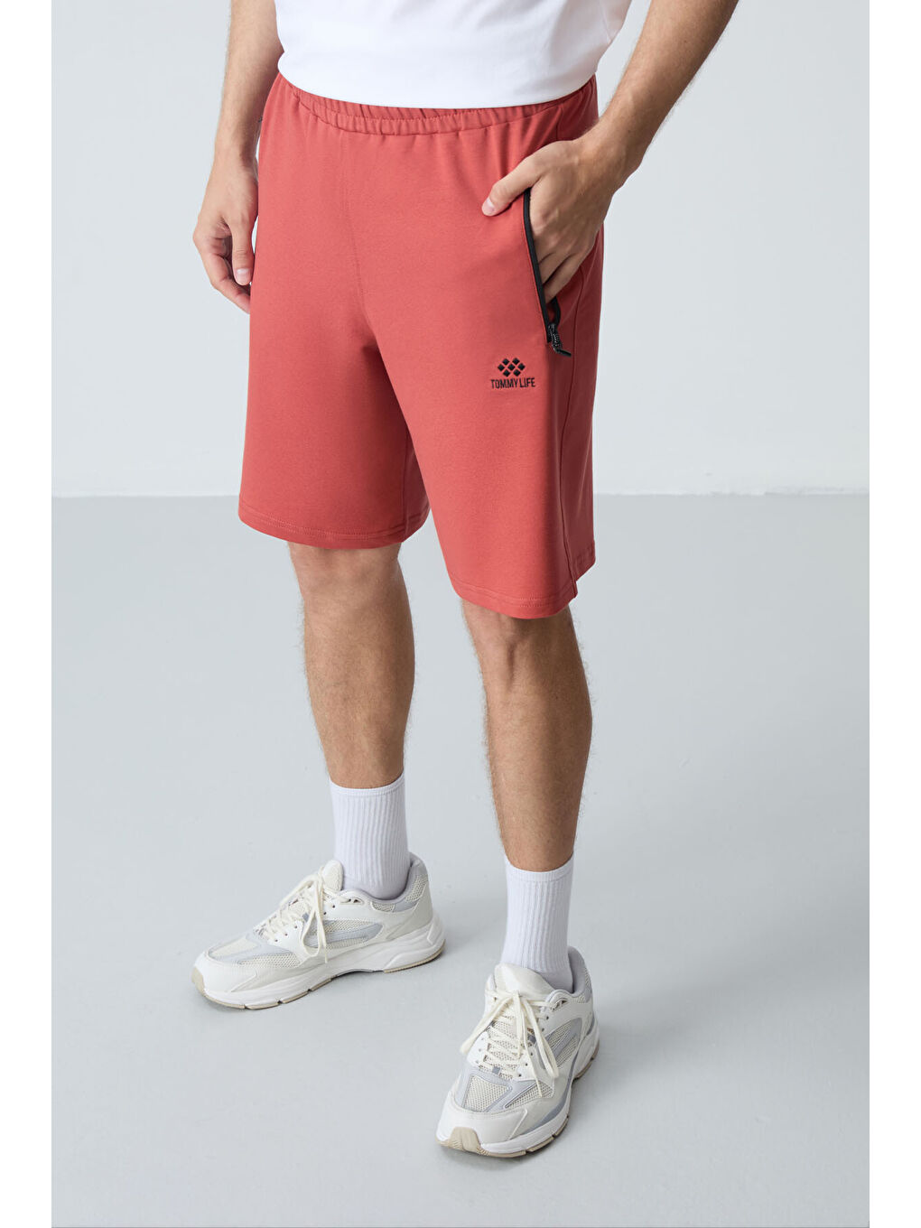 Kahverengi Kiremit Gizli Fermuar Arka Cepli Bağcıklı Standart Kalıp Erkek Şort - 81136-1