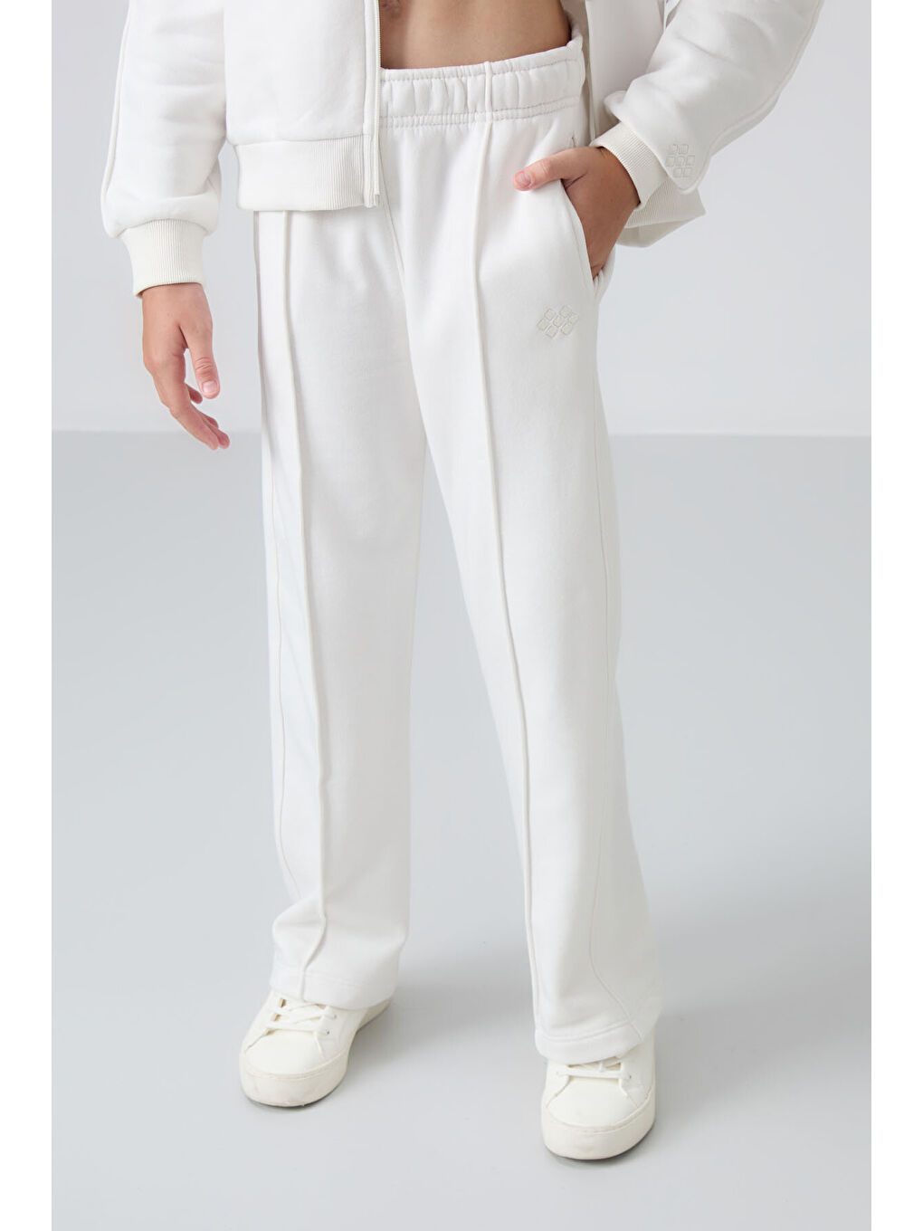 Ekru Pamuklu İçi Tüylü Yumuşak Dokulu Standart Fit Nakışlı Kız Çocuk Eşofman Takım - 75161-1