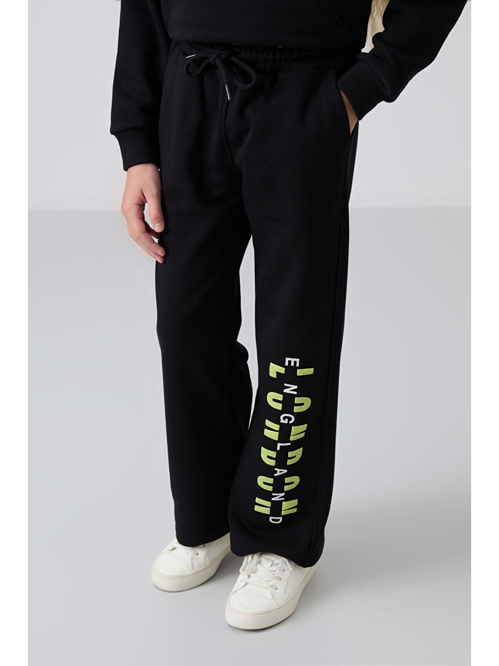 Siyah Pamuklu İçi Tüylü Yumuşak Dokulu Oversize Baskılı Kız Çocuk Eşofman Takım - 75147-4