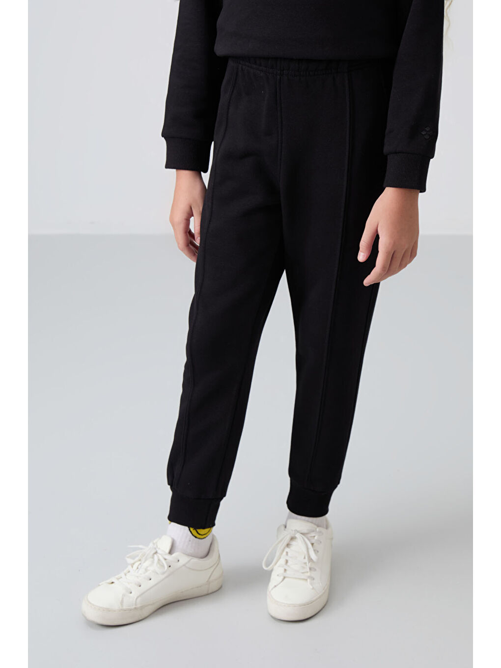 Siyah Pamuklu İçi Tüylü Yumuşak Dokulu Oversize Nakışlı Kız Çocuk Eşofman Takım - 75145-4