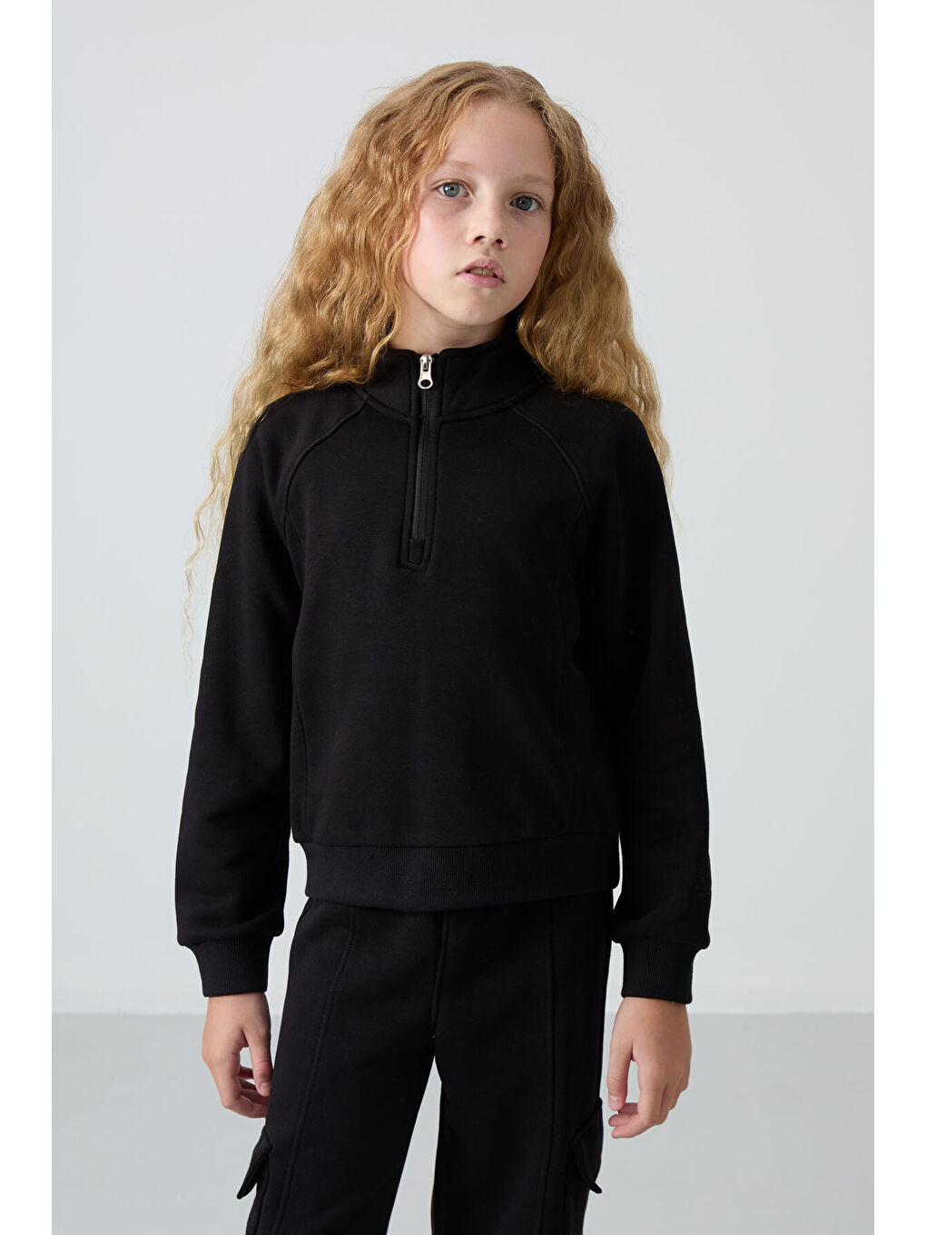 Siyah Pamuklu İçi Tüylü Yumuşak Dokulu Standart Fit Nakışlı Kız Çocuk Eşofman Takım - 75159-3