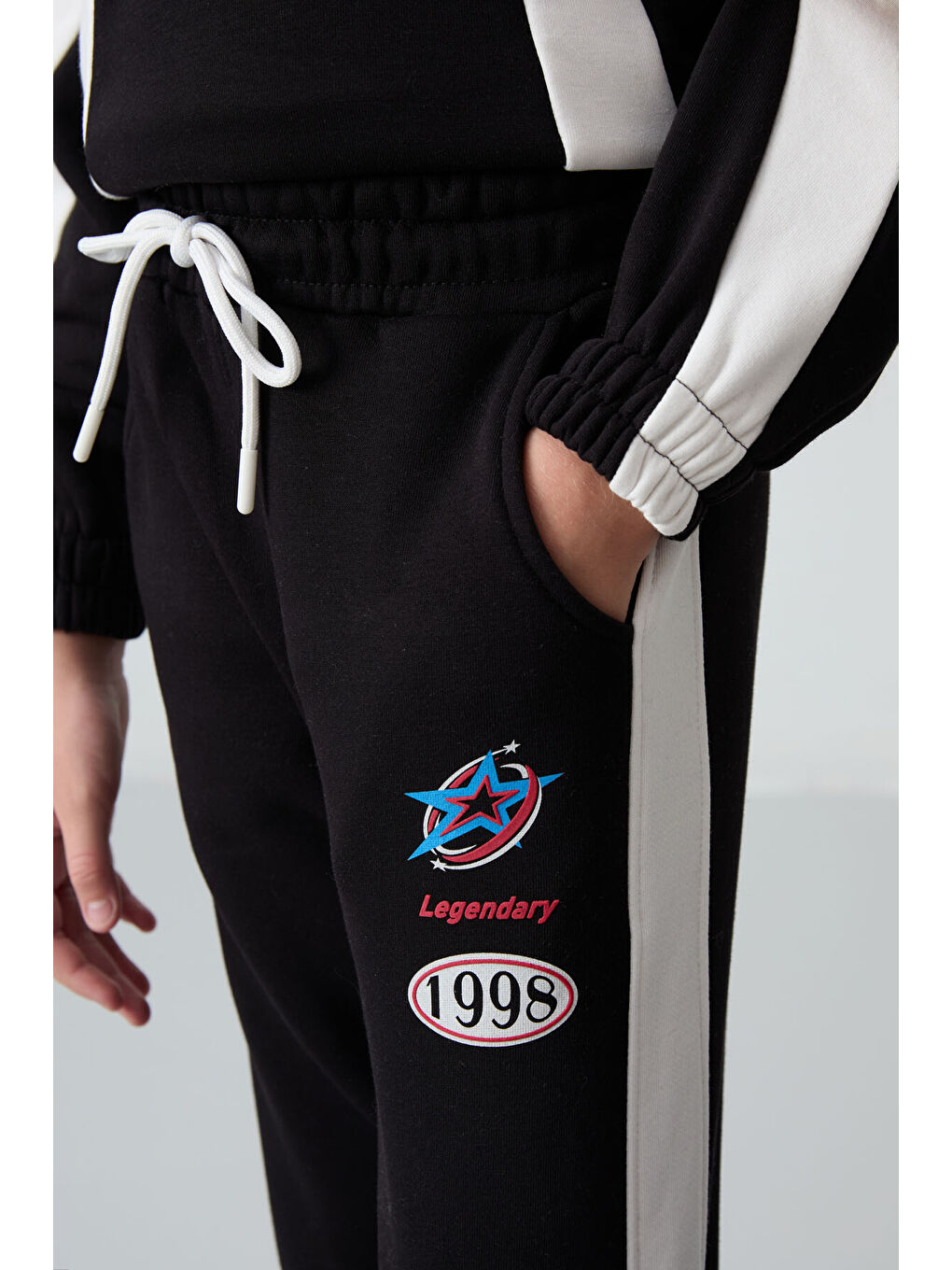 Siyah Pamuklu İçi Tüylü Yumuşak Dokulu Standart Fit Baskılı Kız Çocuk Eşofman Takım - 75166-4