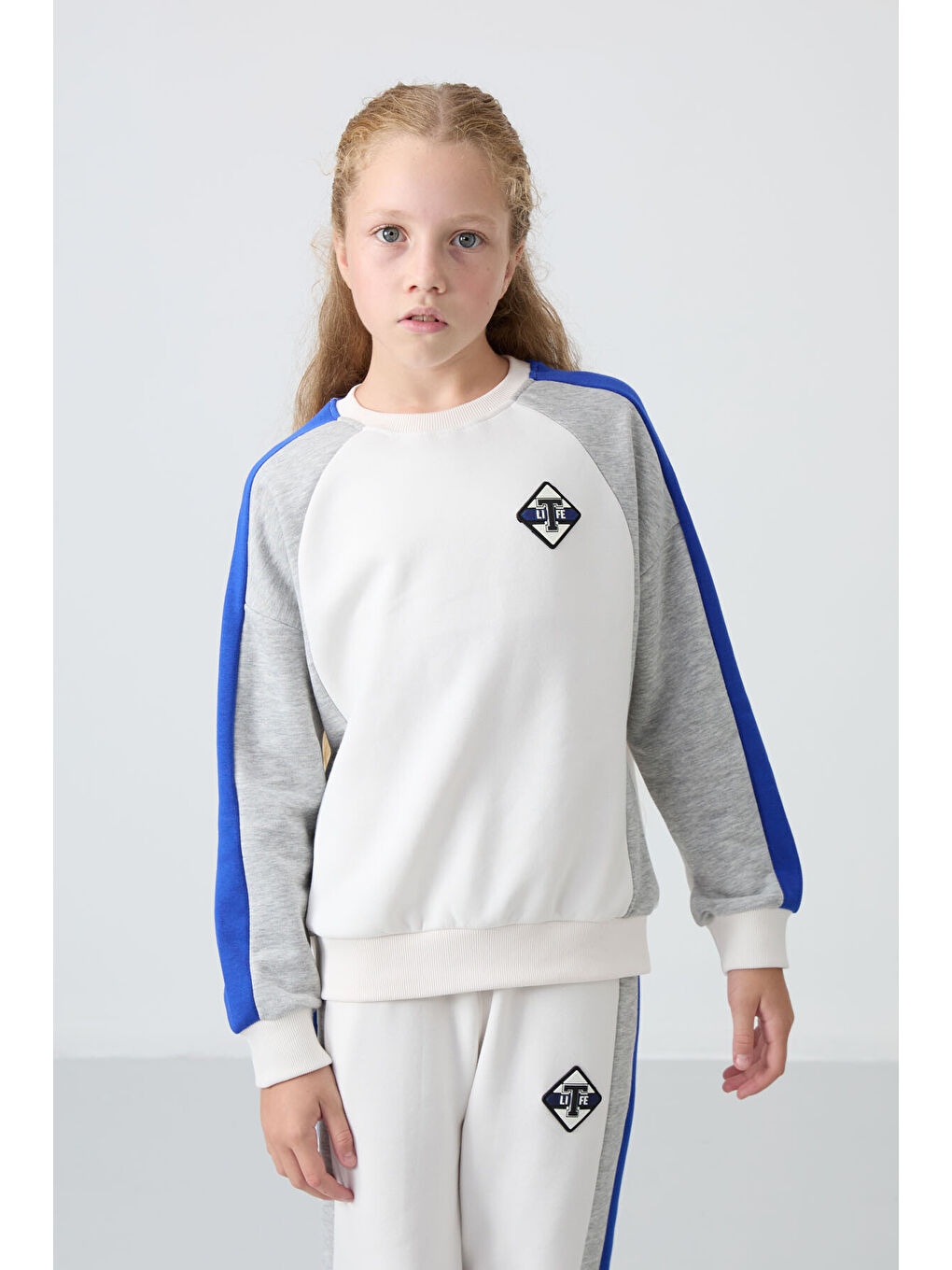 Ekru Pamuklu İçi Tüylü Yumuşak Dokulu Standart Fit Baskılı Kız Çocuk Eşofman Takım - 75165-1