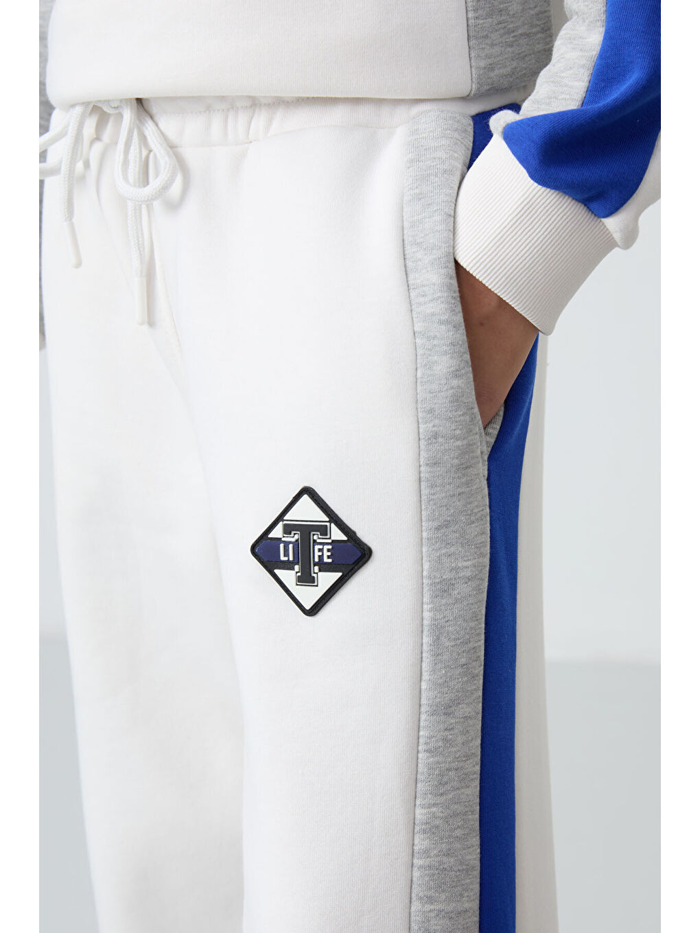 Ekru Pamuklu İçi Tüylü Yumuşak Dokulu Standart Fit Baskılı Kız Çocuk Eşofman Takım - 75165-4