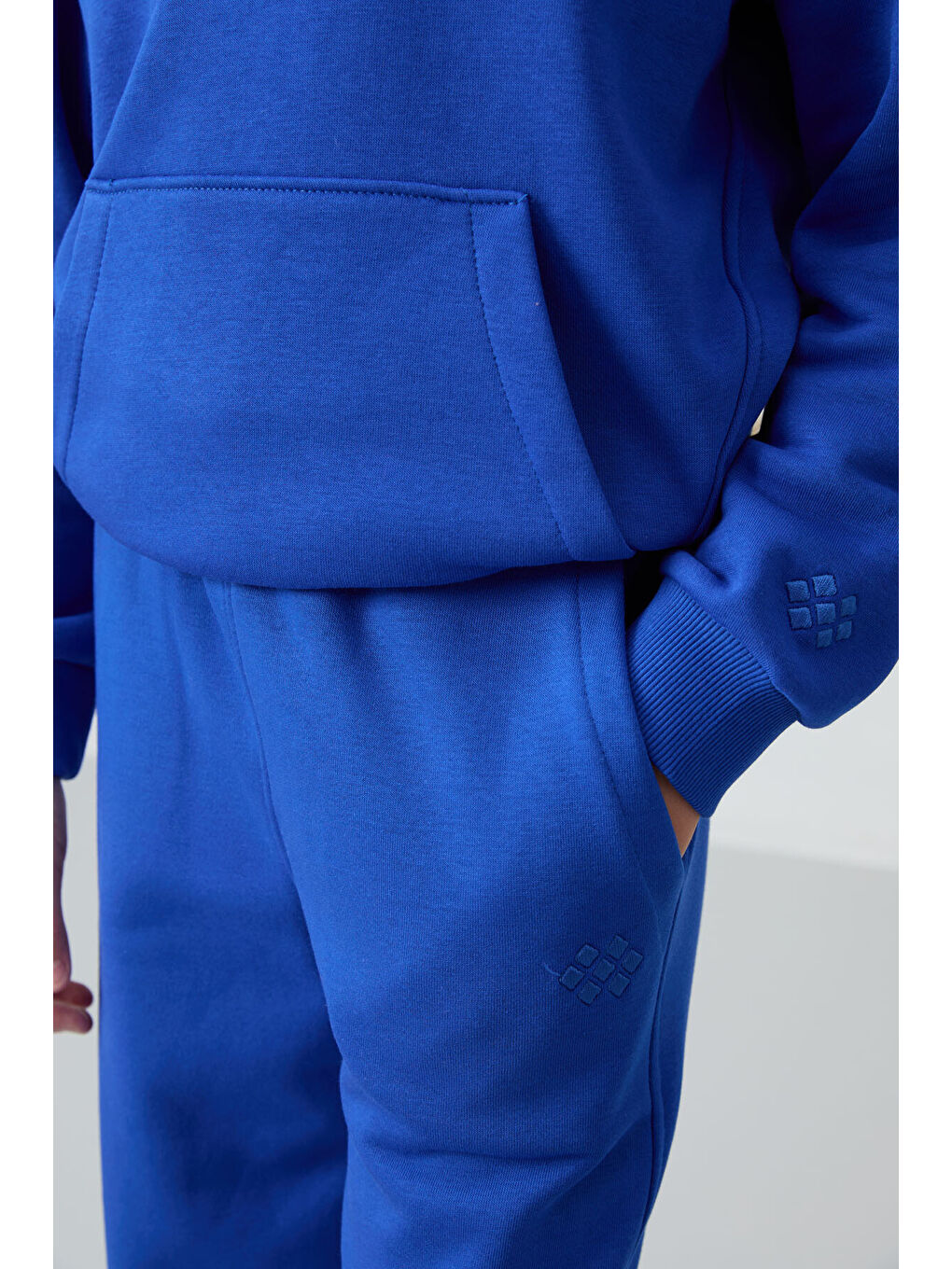 Gece Mavi Pamuklu İçi Tüylü Yumuşak Dokulu Standart Fit Nakışlı Kız Çocuk Eşofman Takım - 75162-4