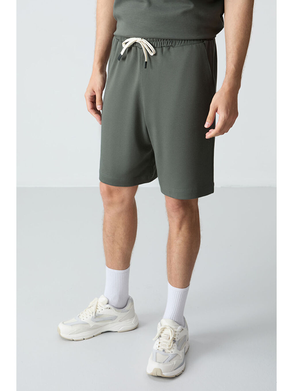 Haki Pamuklu Kalın Yumuşak Dokulu Oversize Fit Basic Erkek Şort Takım - 85257-1