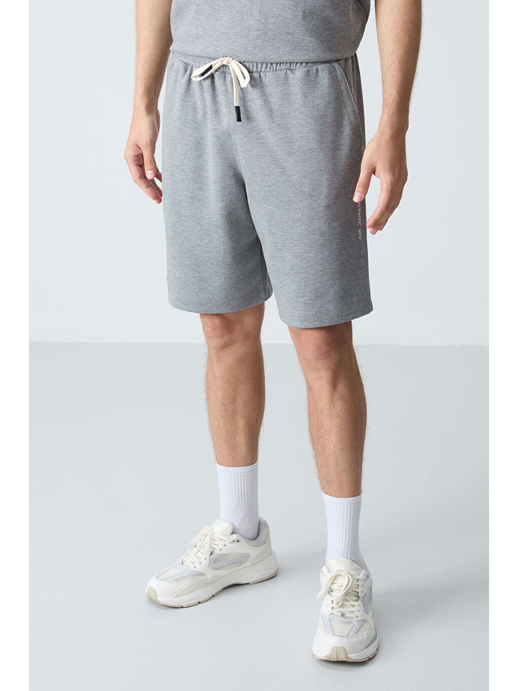 Gri Melanj Pamuklu Kalın Yumuşak Dokulu Oversize Fit Basic Erkek Şort Takım - 85257-1