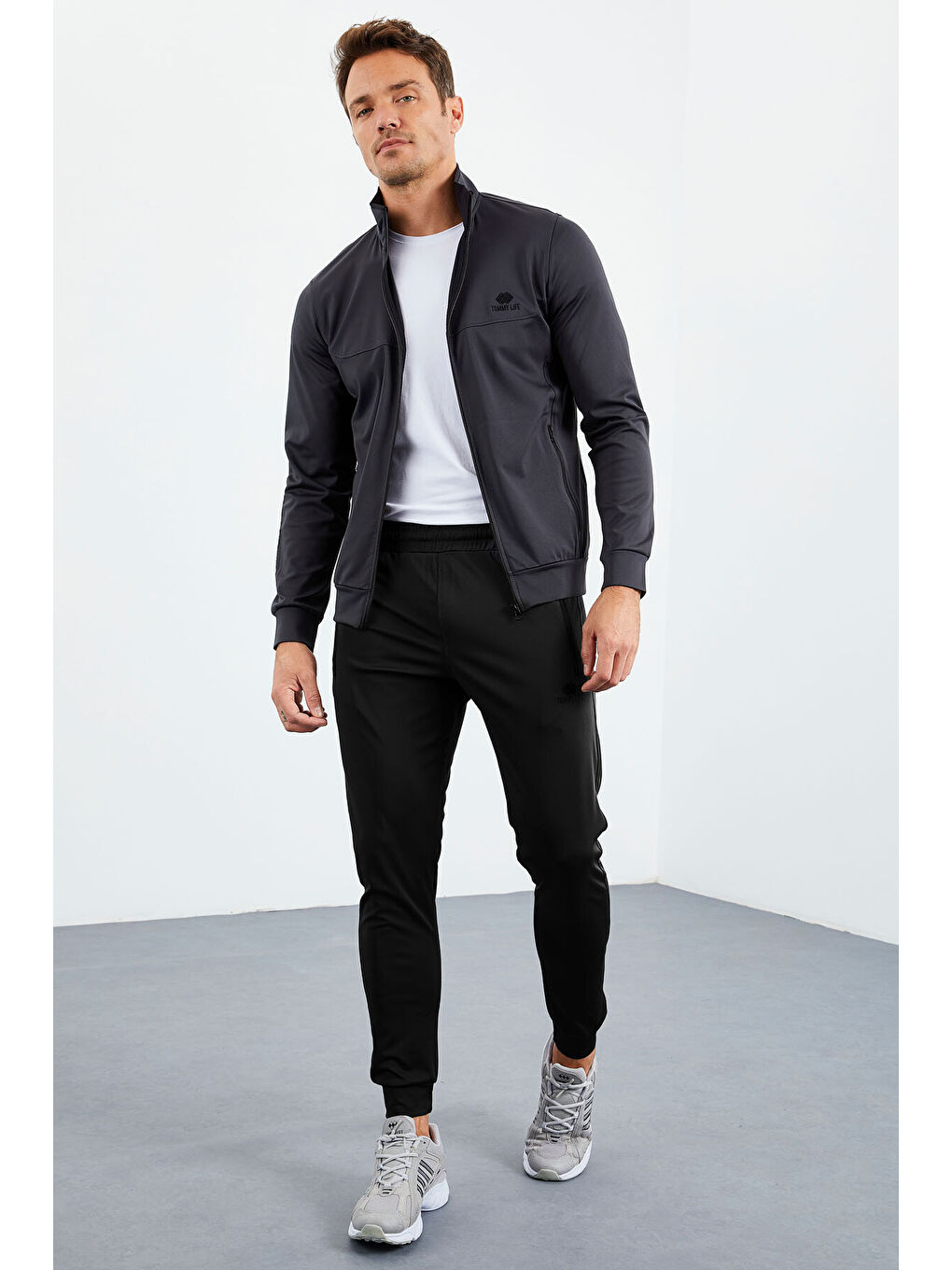 Antrasit-Siyah Dik Yaka Fermuarlı Standart Kalıp Manşetli Erkek Eşofman Takım - 85160-1