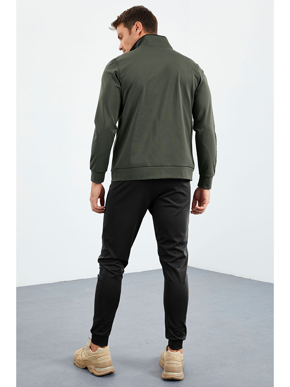 Haki-Siyah Dik Yaka Fermuarlı Standart Kalıp Manşetli Erkek Eşofman Takım - 85160-4