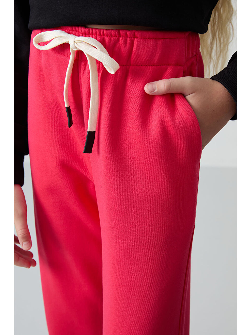 Viva Kırmızı Pamuklu İçi Tüylü Yumuşak Dokulu Standart Fit Nakışlı Kız Çocuk Eşofman Alt - 75158-2