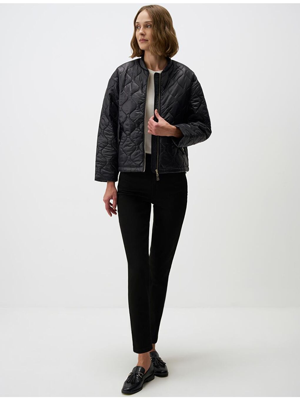 Siyah Kapitone Desenli Uzun Kollu Puf Mont-1