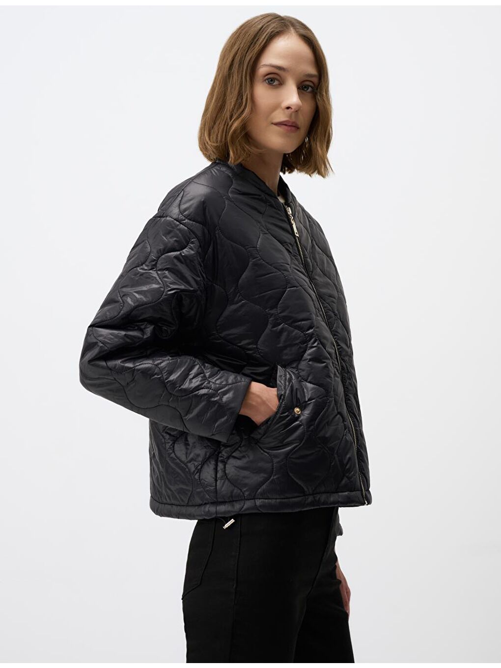 Siyah Kapitone Desenli Uzun Kollu Puf Mont-3