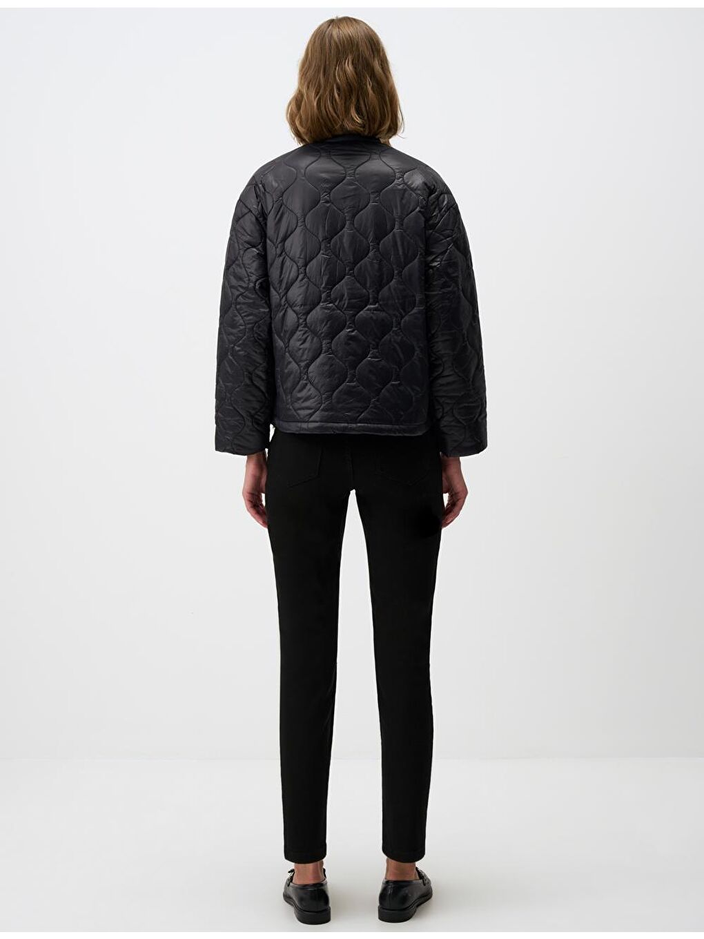 Siyah Kapitone Desenli Uzun Kollu Puf Mont-5