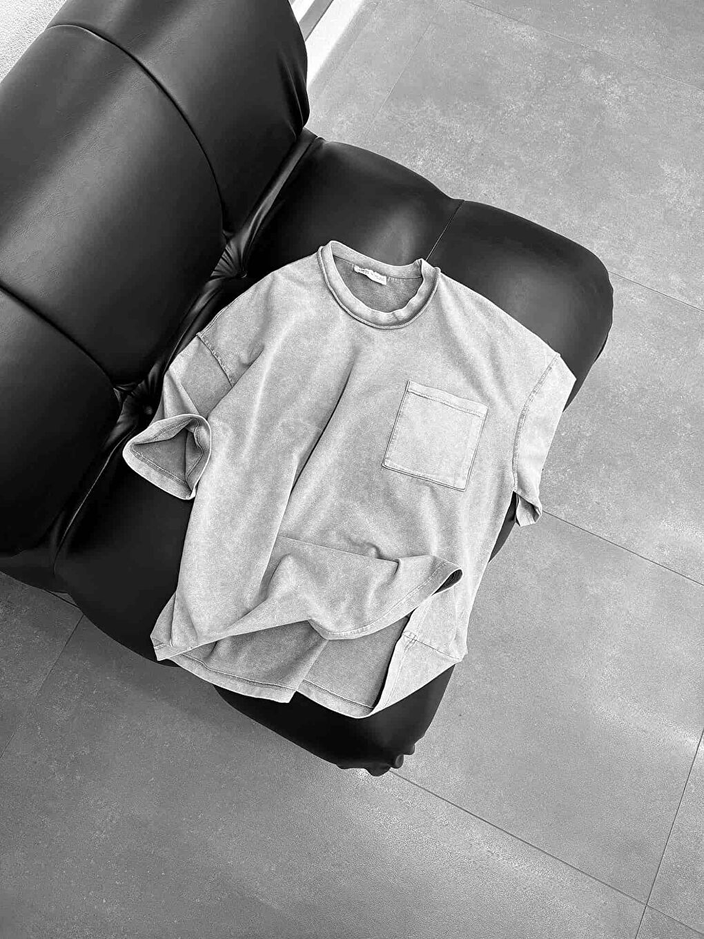 Erkek Yıkamalı Dikiş Detaylı Oversize Tişört Gri-5