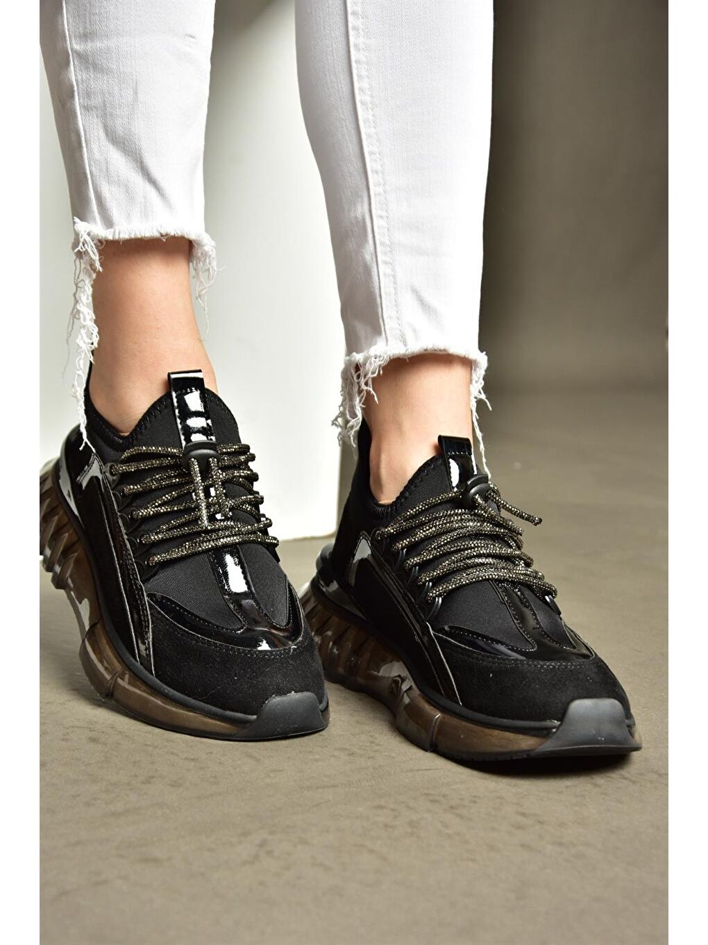 R8202010 Siyah Kadın Sneaker-1