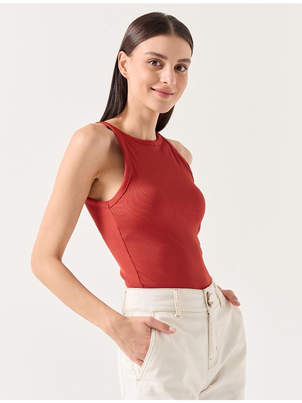 Kahverengi Tarçın Dar Kesim Kolsuz Halter Yaka Basic Örme Atlet