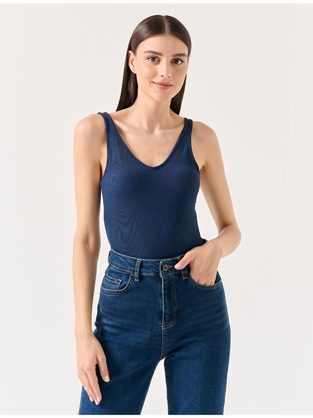 Lacivert Dar Kesim V Yaka Kolsuz Örme Atlet