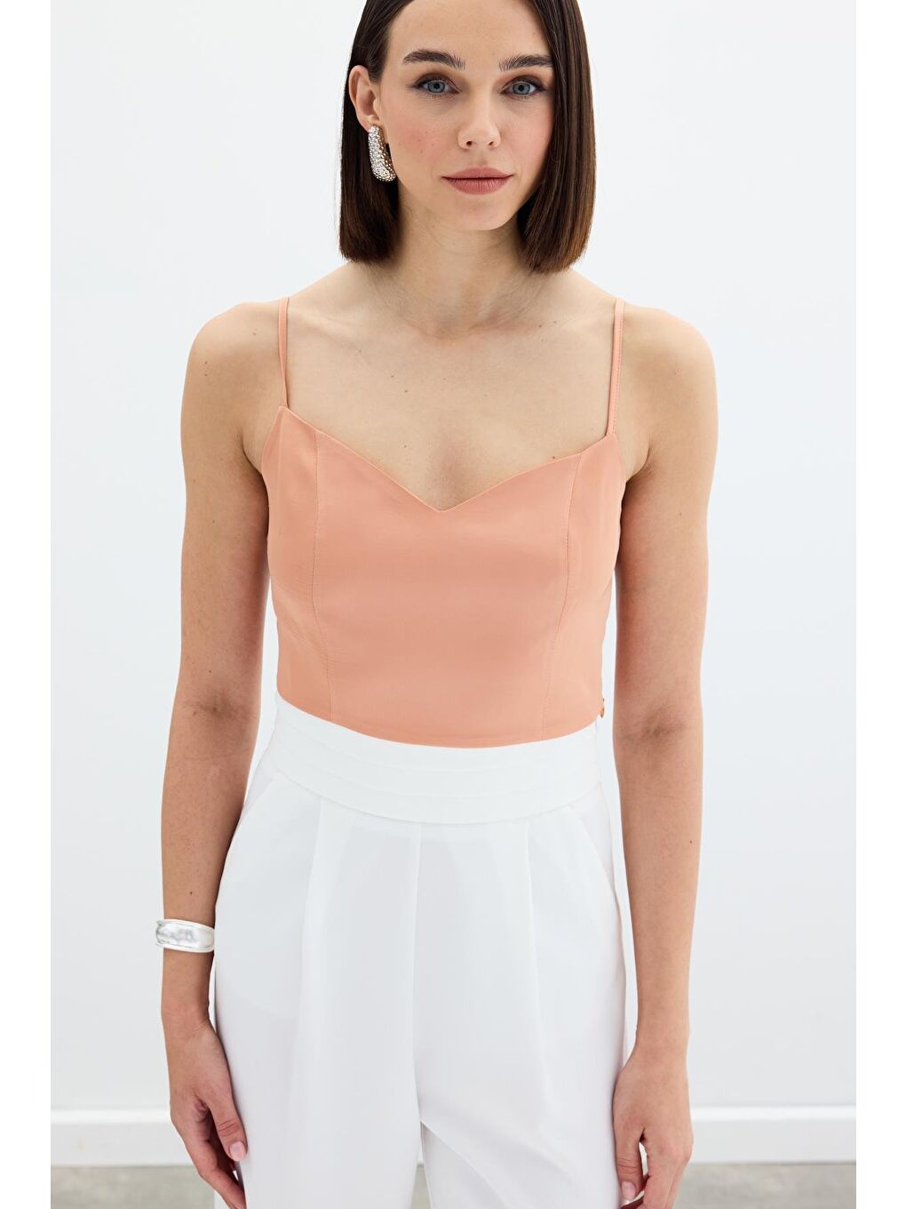 Pembe İp Askılı Saten Crop Bluz - Somon-1