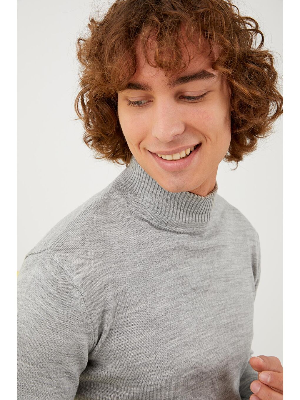 Erkek Gri Yarım Balıkçı Yaka Basic Triko Kazak-3