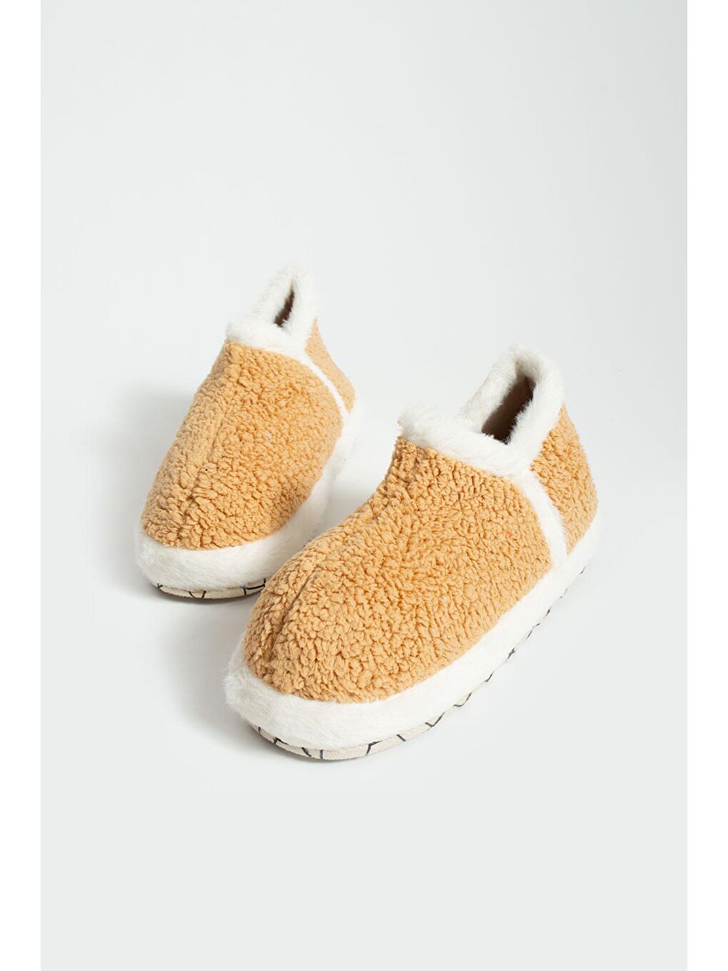 Bej Kaymaz Kalın Taban Rahat Kalıp Pelüş Kadın Ev Botu P01-33-23-3