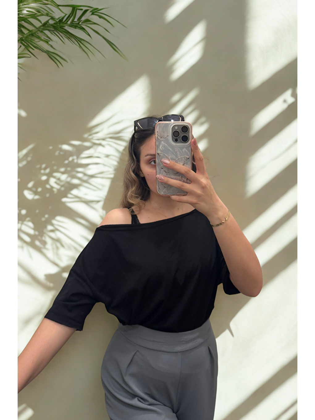 Siyah Kadın Düşük Omuz Kayık Yaka Oversize T-Shirt-2