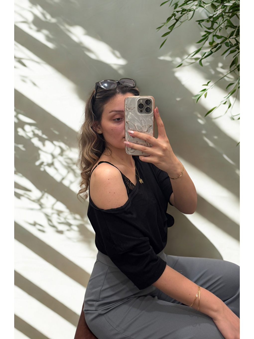 Siyah Kadın Düşük Omuz Kayık Yaka Oversize T-Shirt-3