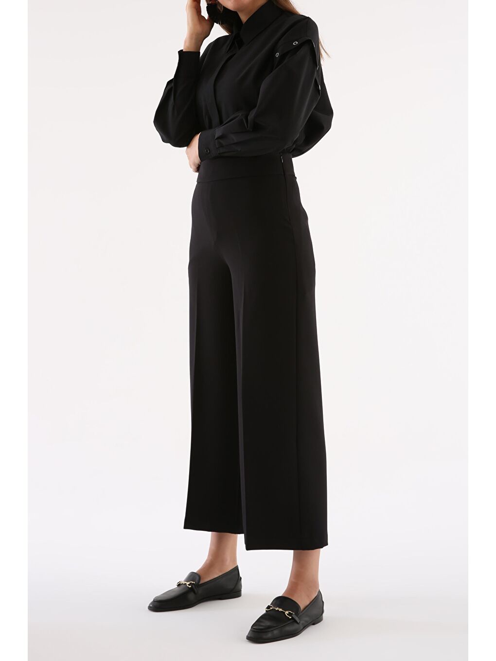 Siyah Ütü İzli Bol Paça Pantolon-2