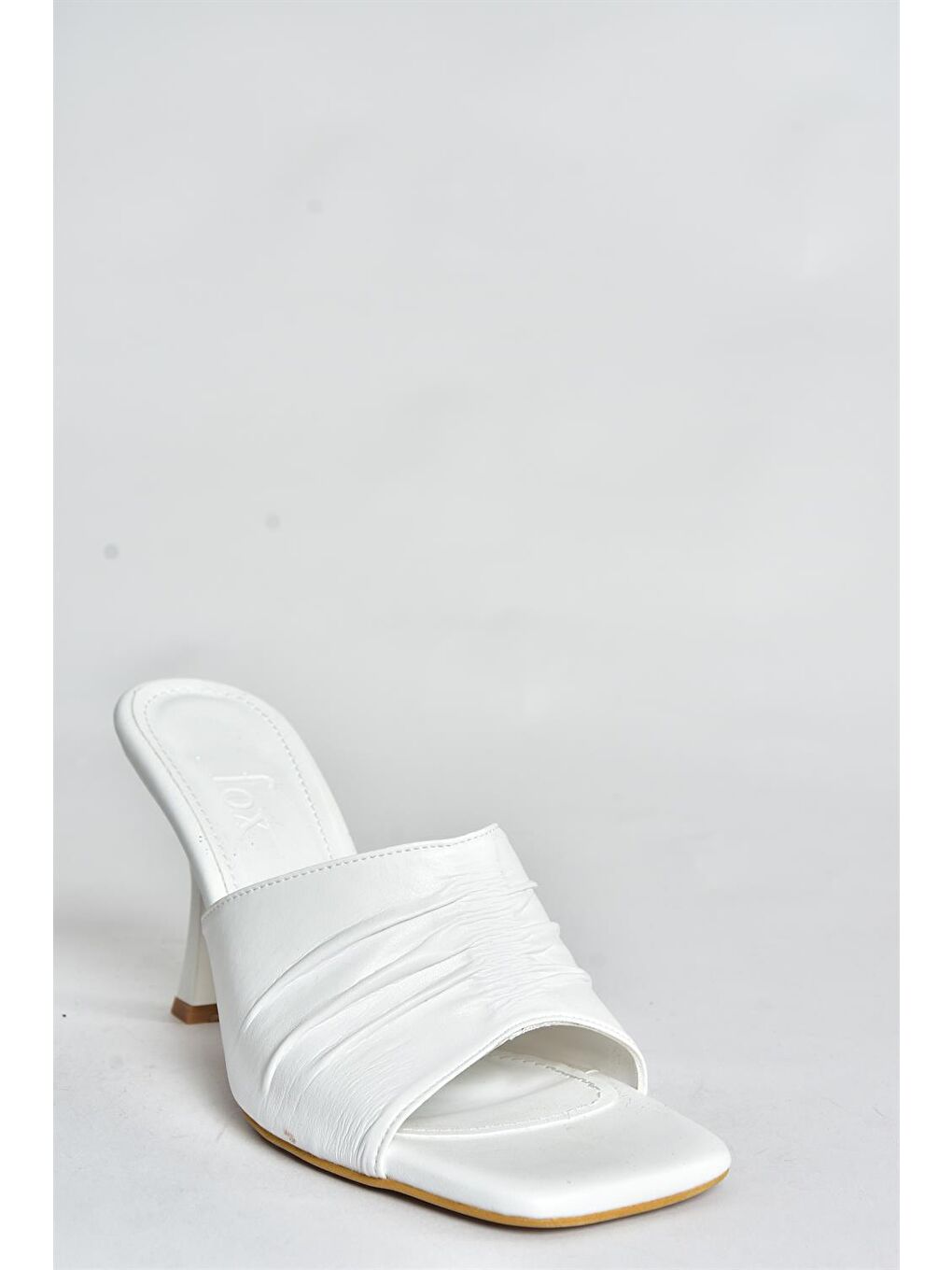 P590233809 Beyaz Kadın Terlik-4