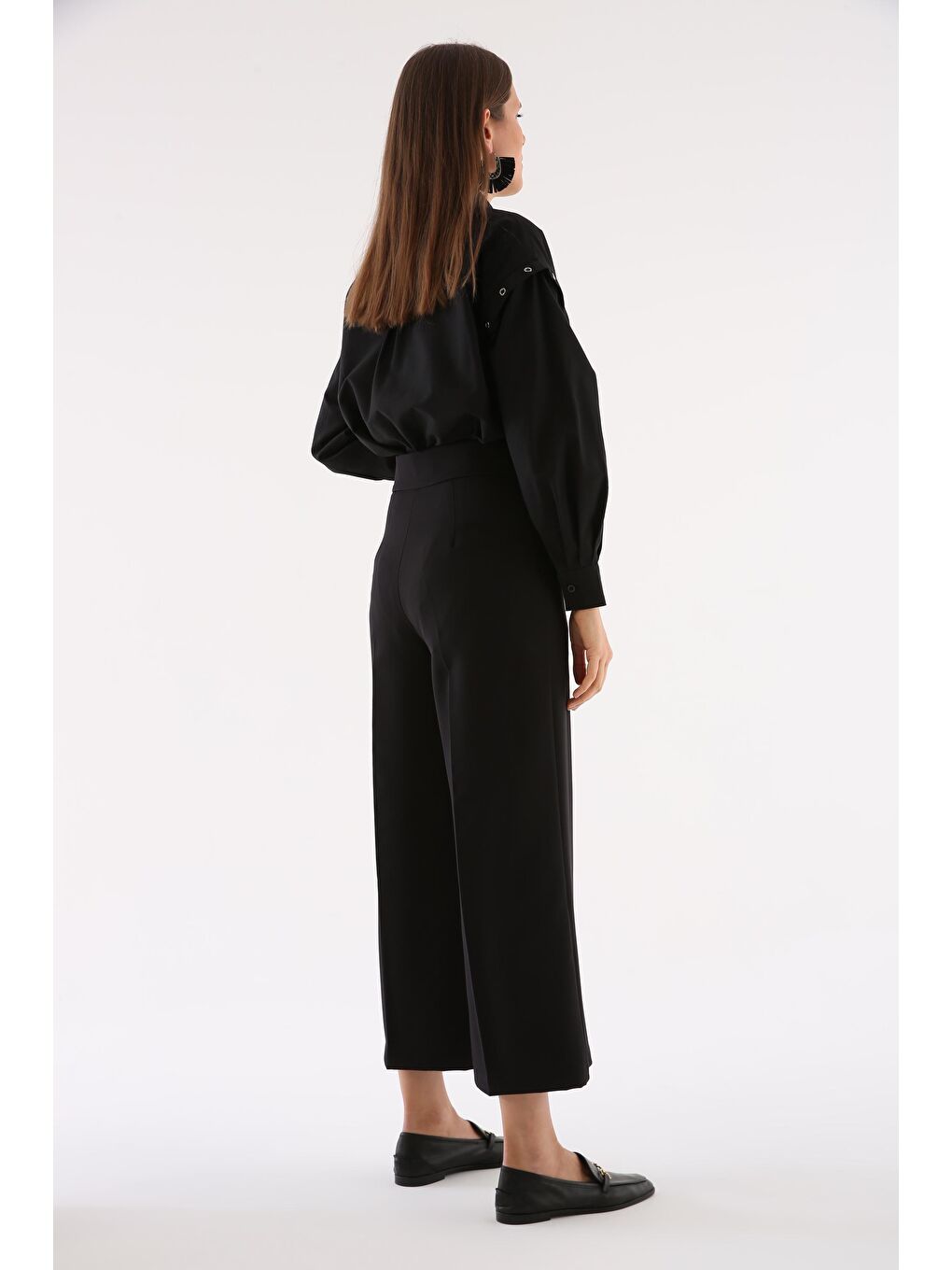 Siyah Ütü İzli Bol Paça Pantolon-4