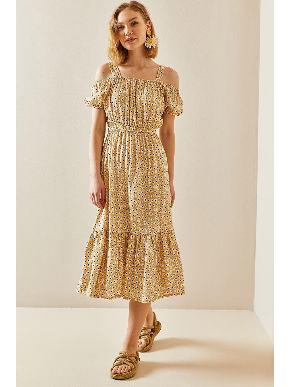 Bej Çiçek Desenli Düşük Omuzlu Elbise 3YXK6-47311-25-3