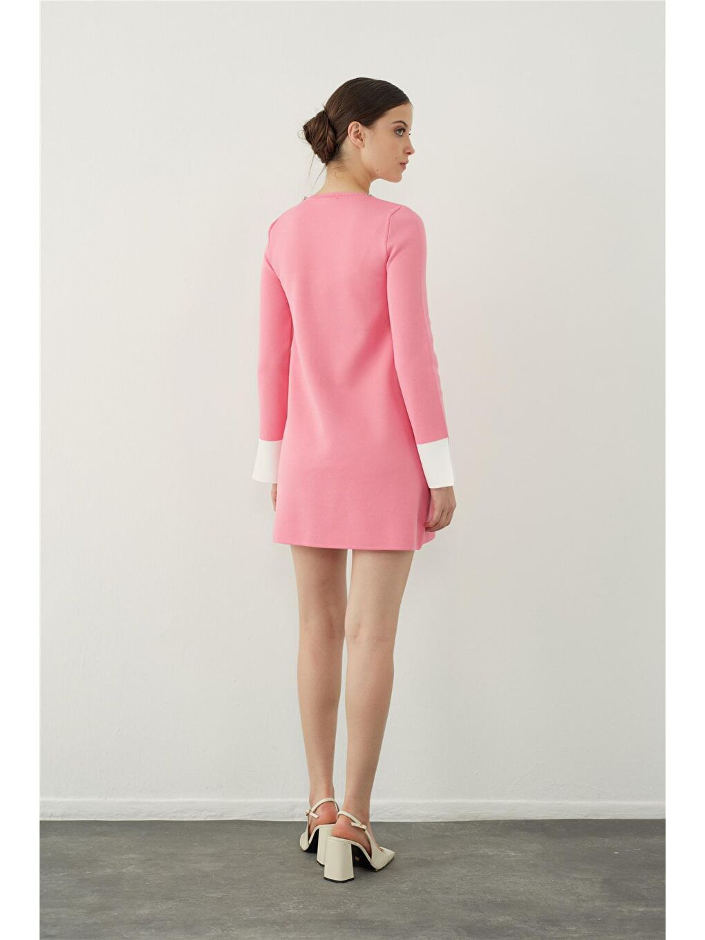 Pembe-Ekru Kolye Detaylı Mini Triko Elbise-3