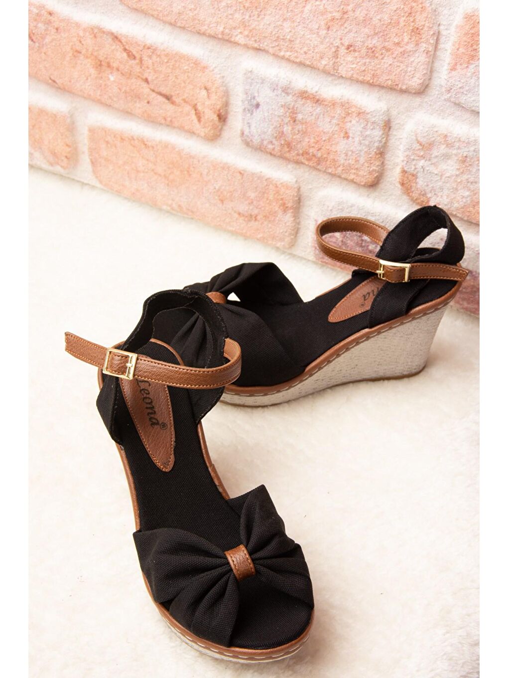 F674040405 Siyah Dolgu Taban Kadın Ayakkabı-2