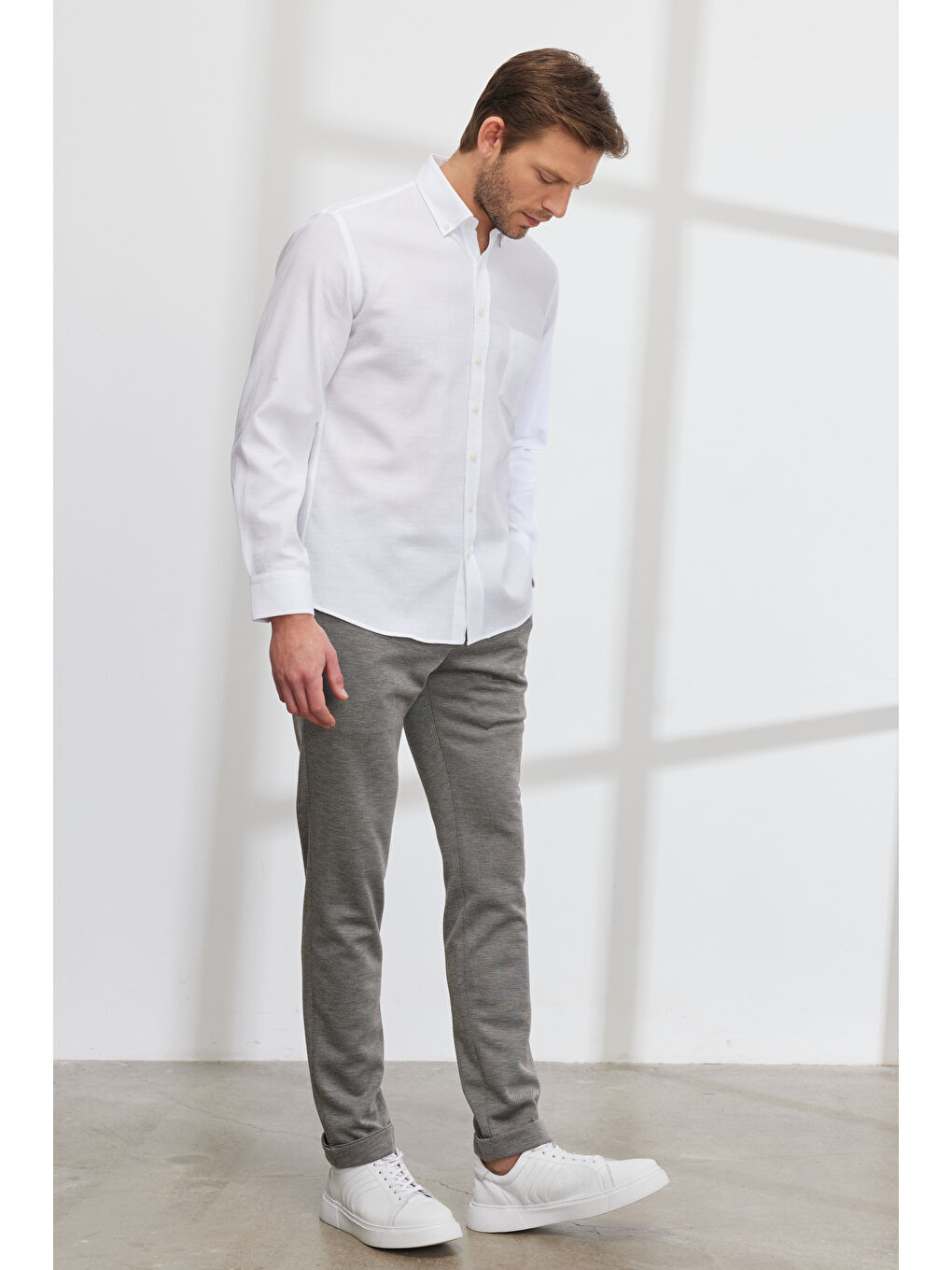 Erkek Bej Slim Fit Dar Kesim Kuşgözü Desenli Beli Bağlamalı Pantolon-1